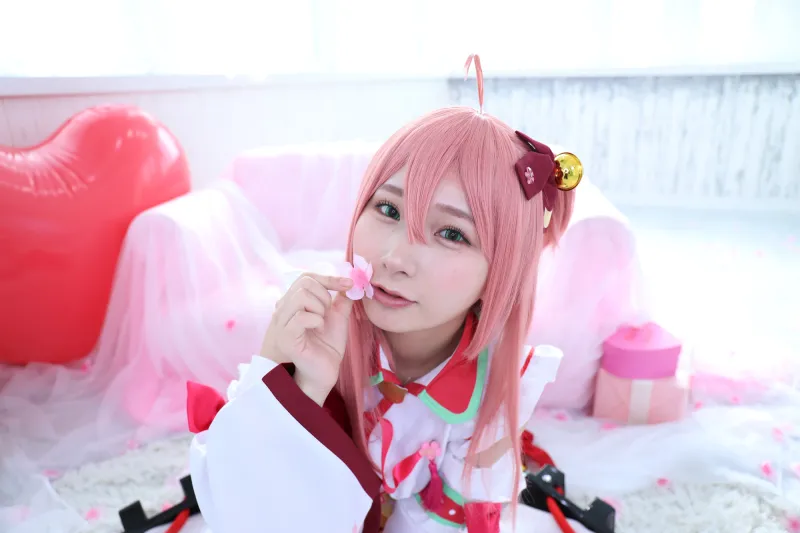 かにゃにゃ！最強属性コスプレROM 由良かな