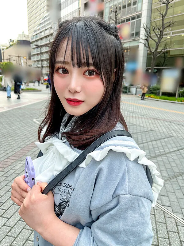 素人JD【限定】もあちゃん21歳 ヤミカワなコーディネートで街を歩く低身長JD！！可憐な喘ぎ声が部屋中に響き渡る！！積極的に男にご奉仕するM気質な闇マンコに中出しフィニッシュ！！