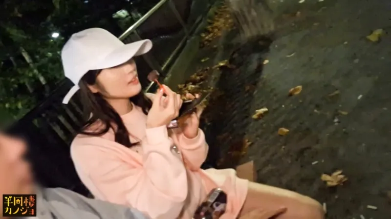 【初めての中出し】家でリラックスしてる癒し系Fカップ彼女と、ノーブラ部屋着姿で貪り合う。僕にしか絶対見せない笑顔、メス顔、イキ顔…。桃尻スレンダー恋人と同棲を始めて間もない、人生で一番幸せな時間を疑似体験してみませんか？笑顔の密着パイズリで抜いてもらう夜と、ムラムラしちゃった彼女が生ハメSEXをおねだりしてくる朝。秘密のカップルハメ撮り投稿【半同棲カノジョ】
