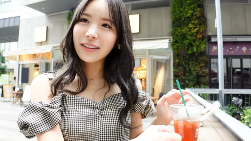 美人コンカフェ嬢がエロモード全開でご奉仕SEX！男を見つめながらのフェラは暴発待ったなし！安産型ヒップで男の精子を搾り尽くす！男をSEXで虜にしてポイ捨てする小悪魔的美女とのエロ記録を見逃すな！ 【初撮り】ネットでAV応募→AV体験撮影 2353