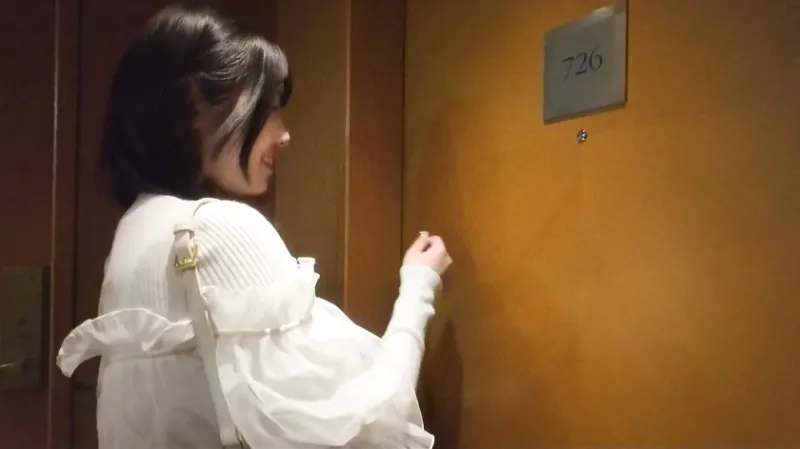 某ミスコン出場歴ありの清楚系女子大生が興味本位でAVデビュー！学業もバイトも真面目な彼氏持ちの20歳が、実は週2セックス&毎日オナニーの性欲女子！？Fカップ敏感おっぱいは触れられるたびにピクピク反応、ぬちょ濡れパイパンまんこを突かれて「いっちゃう…いっちゃう…！」と連呼しながら快感に溺れる！ 華やかな経歴 の裏に隠された本性が暴かれる、ギャップ沼AV初出演！ 【初撮り】ネットでAV応募→AV体験撮影 2360