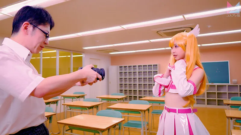 2.5次元の淫欲「私、コスプレセックスが趣味なんです！」奇跡のツルペタ美マンパイパン美少女がコスプレ研究サークルの先輩をオナニー見せで誘惑して念願のコスハメ撮りをしてもらって大量潮吹きしちゃう物語♪ 天美めあ