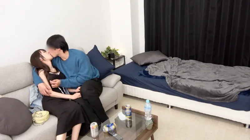 百戦錬磨のナンパ師のヤリ部屋で、連れ込みSEX隠し撮り 398 スナックの美人ママを部屋に連れ込み成功！男を昂らせる一流のトークスキルと男を虜にする極上のセックススキル！ピストンする度に収縮を繰り返す腹筋と膣中はエロ美しい。男の上で激しく腰を振りながらクリトリスを吸引され、喋れなくなるほどの快感に浸る！