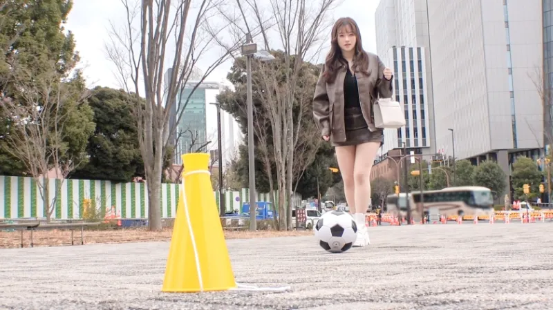 【Jカップ】遭遇率0.00001%！！エロくて、爆乳！！普段からやらしい身体を積極的に振りかざしてセックスしがちな爆乳お姉さんの全て──主におっぱいを──揉み解して、媚びてくるすけべな身体を好き放題！！ マジ軟派、初撮。 2197