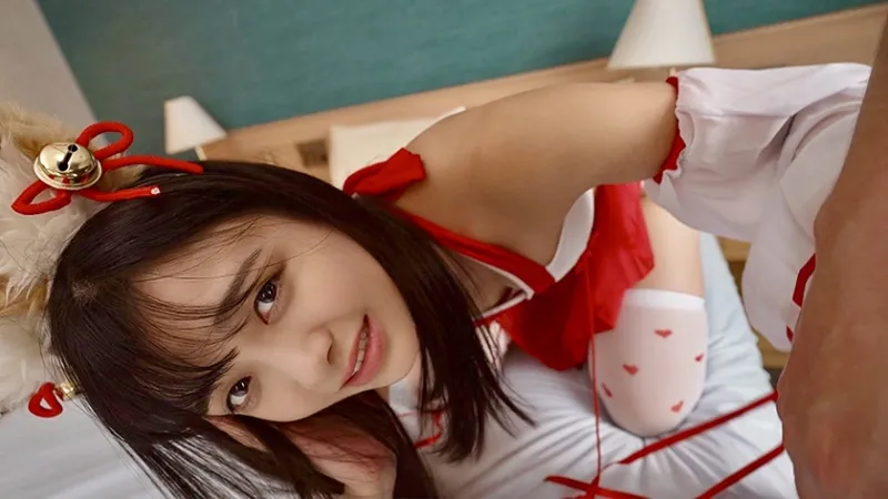 モデル志望の元気娘に卑猥コスプレ面接 なし崩しに触られてパンティヌレヌレ敏感ボディ！喉奥圧迫イラマに泣きながら嬉しイき！激しくケツ振り乱してドM開花中出し