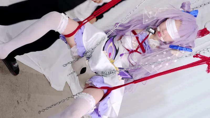 大股開きで吊られてしまったワガママ王女