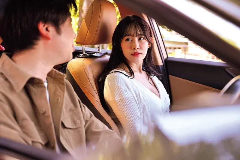 変態叔父さんのマッサージで秘部キワキワまで責められ…快楽堕ちした巨乳不倫妻 二羽紗愛