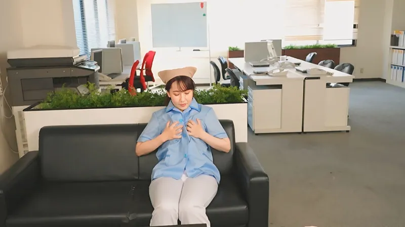 業務中にローターオナニーで興奮する熟女清掃員 和奈さん 月原和奈