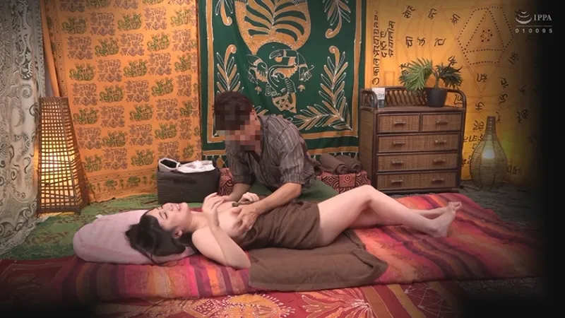 押しに弱い爆乳妻マッサージで開発 吉川あいみ