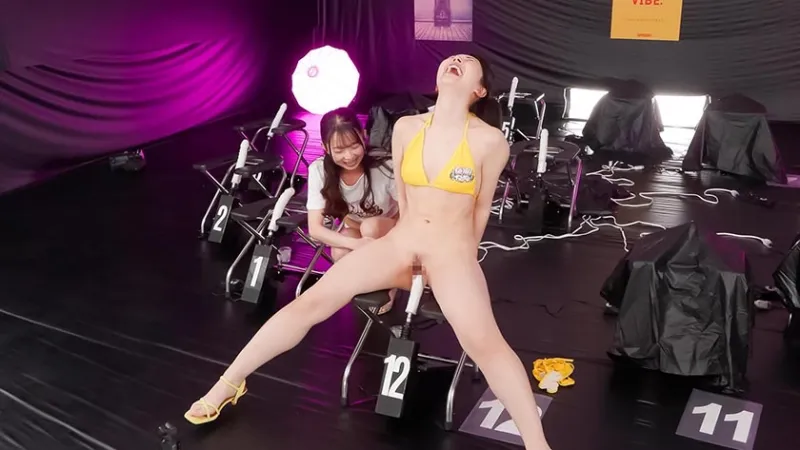 12脚のイスにピストンバイブを仕掛け合う究極の心理戦ピストンバイブイスゲーム 2 完全版