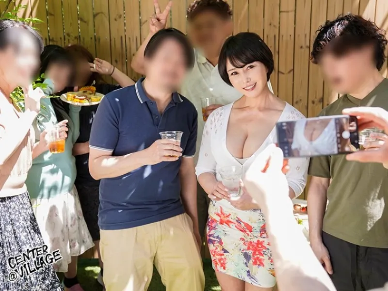 ヤリすぎBBQ　スケベなご近所さんに狙われたエロ過ぎ巨乳奥様