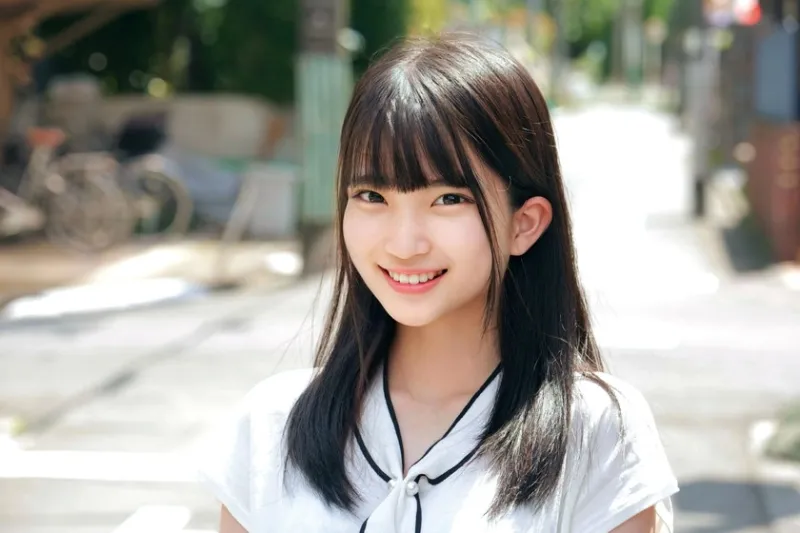 「卒業記念に残したいメモリアルヌードフォト」大学卒業間近の素人女子大生をナンパし、絶倫チンポ男と素肌密着撮影会で中出し検証！カチカチに反り返ったチンポがマンコまで1cmに超接近して赤面発情！？そのまま中出し！！ れい ひなの