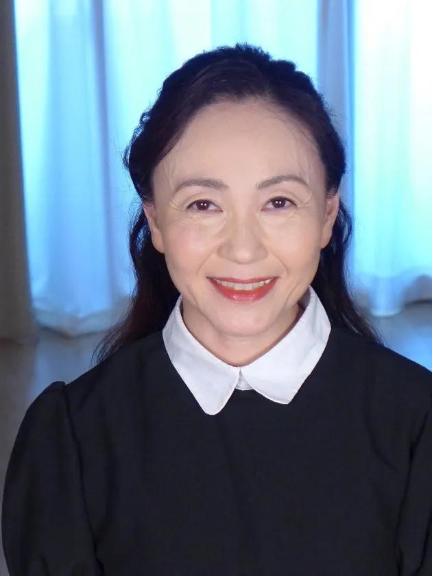 熟妻ドラマ　メイドの人妻はお金のためご主人様に恥部を晒して…　弟の嫁の毛深いワレメに中出しする兄