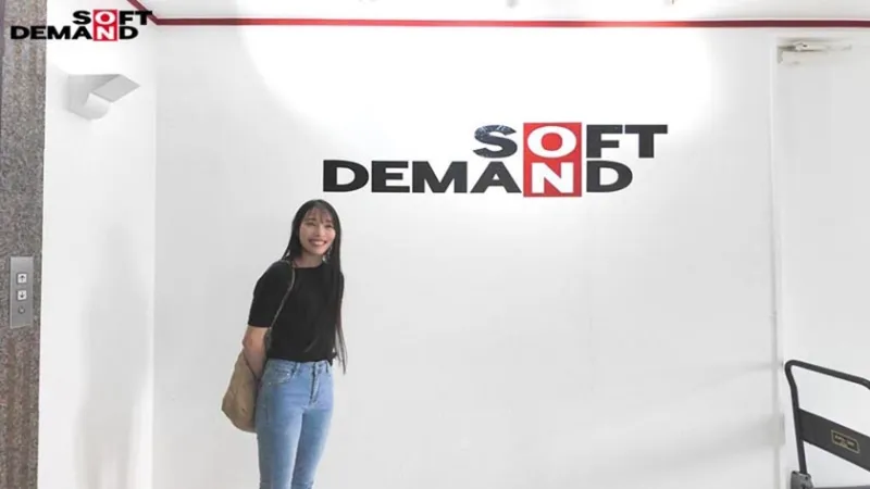 玉井晴香 34歳 息子が中学生になる前、最後の撮影 「楽しかった、も嘘じゃない。私の大事な思い出」敏感なカラダを震わせて無邪気な笑顔で受け止める 大量ザーメン21発ぶっかけ