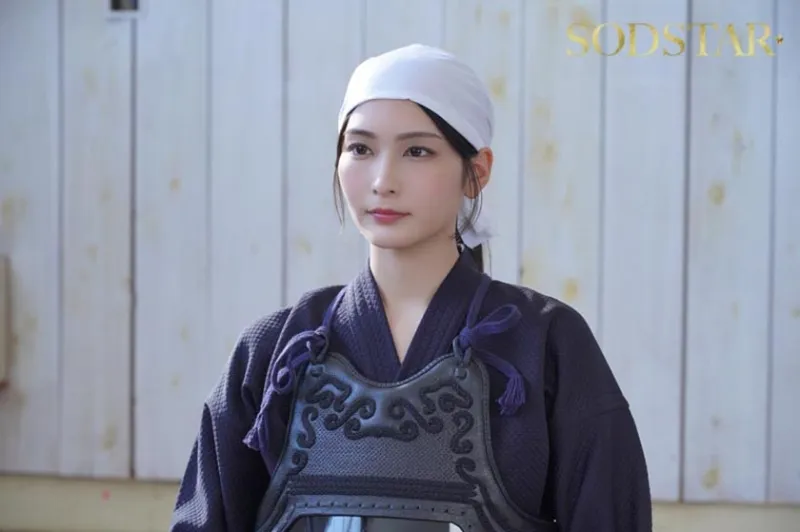 無表情な剣道の女師範 その凛とした佇まいからは想像出来ないほど弟子たちに甘く チン媚び 目線で何度でもヌイてくれる 本庄鈴