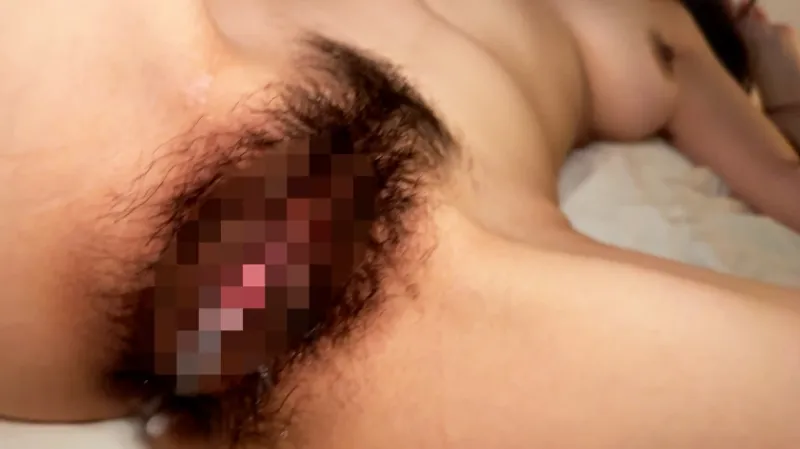 爆乳清楚系グラドルの奇跡。淫乱本性剥き出しの1時間半。未処理剛毛の膣内に大量の精液を注ぎ込む衝撃映像。