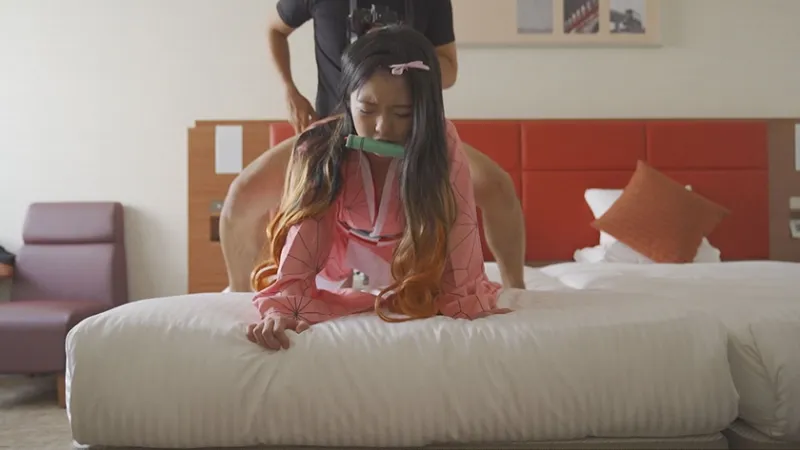 かわいそうなコスプレイヤー 国民的妹キャラ！ 禰●子のちびマンにずぶり！好きでもないキモオジのおもちゃに