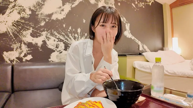 ビンカン勃起チクビちゃん 会社では大人しめな文系女子の雨宮あや花にいきなりラブホに誘われたけれど…乳首を触ると一気にメス顔になって甘えてきたので何度も精飲と中出しをした