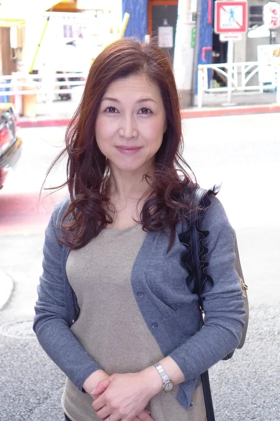 淫欲を溜め込んだ熟妻 選りすぐり12人4時間「いっぱい欲しかったのー!」