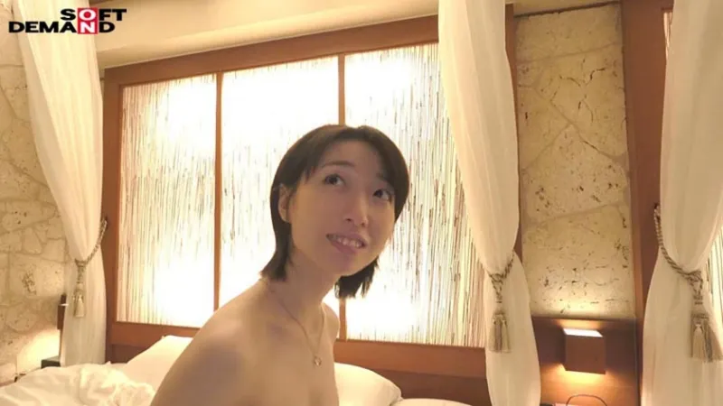 結婚2年目 国分寺在住 朝日奈肖 30歳 母親になる前の「最後のワガママ」聞いて欲しい 旦那以外の男と最後の生中出し 自宅で不倫性交