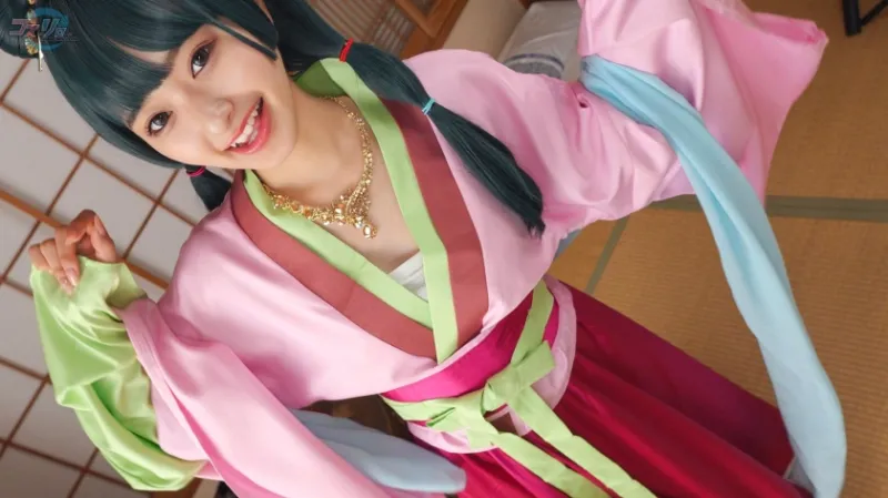 SNSで話題の美少女レイヤーがカメコの精液便所に堕ちるまで。