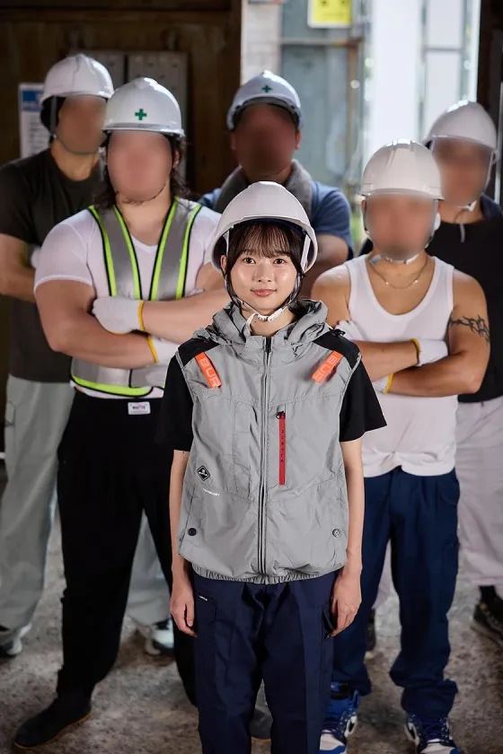 ピストンバイブ解体女子 実習 という名のシゴキにもめげずに男社会で解体工を目指す純朴研修生に密着 運搬作業編