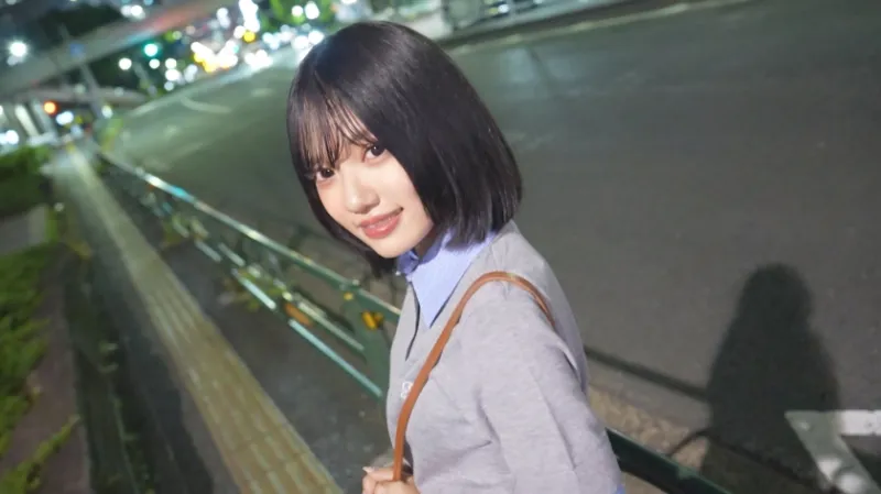 開花する性の才能！正常位での人生初中イキに、手マンでのビチャビチャ潮吹き！童顔美少女の見せたねっとりキスと、喉奥まで咥えてくれる天性のエロさは、チンポの先に脳が付いている我々の心臓を打ち抜くこと請け合い！！笑 【初撮り】ネットでAV応募→AV体験撮影 2501