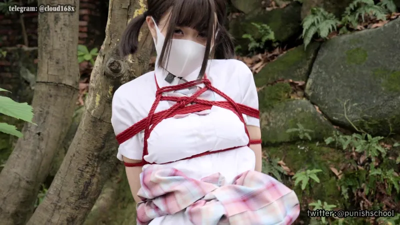 森に迷い込んだ女の子を**外飼いペット化