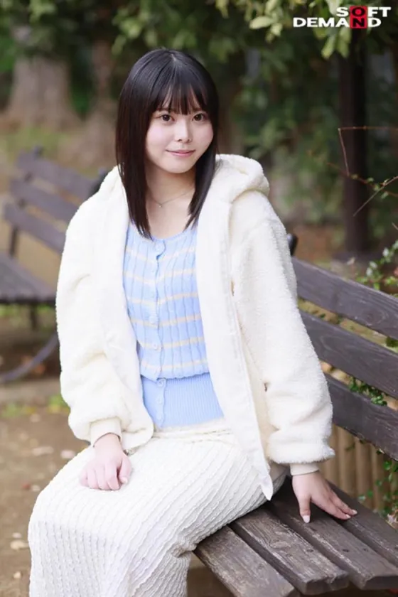 「おじさんに興味がある」と発言したことをキスで後悔  押しに弱い優しい娘  天使級にかわいい美少女の笑顔が崩れ キモおじ達にイカされ続けた 18歳 絶頂開発 高星なぎさ