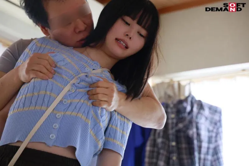 「おじさんに興味がある」と発言したことをキスで後悔  押しに弱い優しい娘  天使級にかわいい美少女の笑顔が崩れ キモおじ達にイカされ続けた 18歳 絶頂開発 高星なぎさ