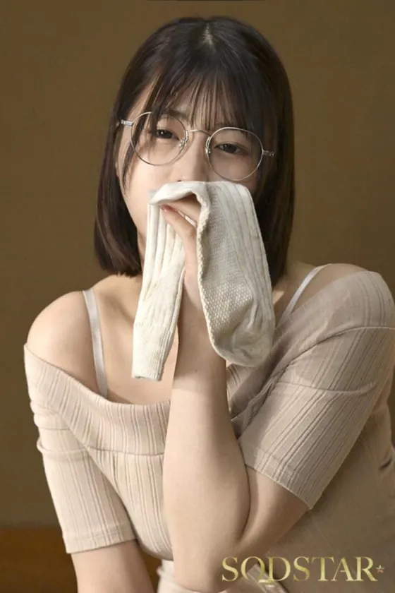 実家に嫁いできた奥さんは俺の家族が男クサさ抜群の性癖ど真ん中だったらしく、家族に忍んで全員とハメまくる絶倫人妻だったのでガテン系一家ファミリークラッシュ！ 唯井まひろ