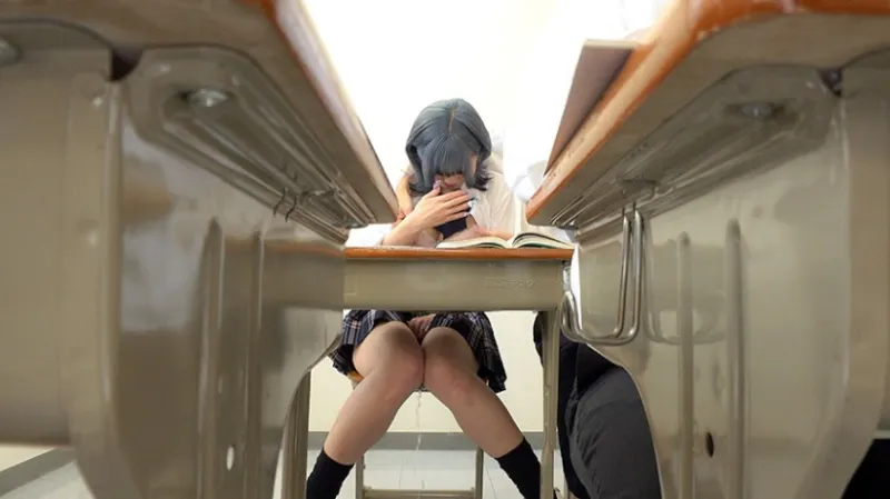 バレたらヤバい状況で敏感乳首をイジられお漏らし絶頂してしまう女たち