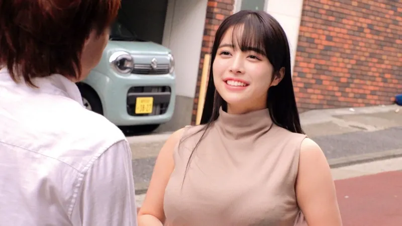 『メモリアルヌードフォト』と題された雑誌の特集だと素人大学生を騙し、絶倫チンポ男と素肌密着偽撮影会で中出し検証！！カチカチに反り返ったチンポがマンコまで1cmに超接近して素人娘が急激欲情！？大学卒業記念に生中出し！！8発